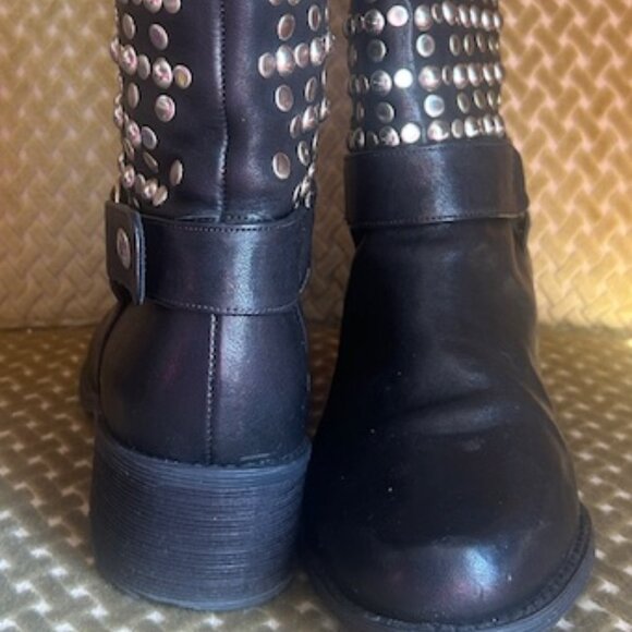 STUART WEITZMAN Black Leather Silver Stud Cushion Strap Pull on Harness Boots 8M - Picture 12 of 16